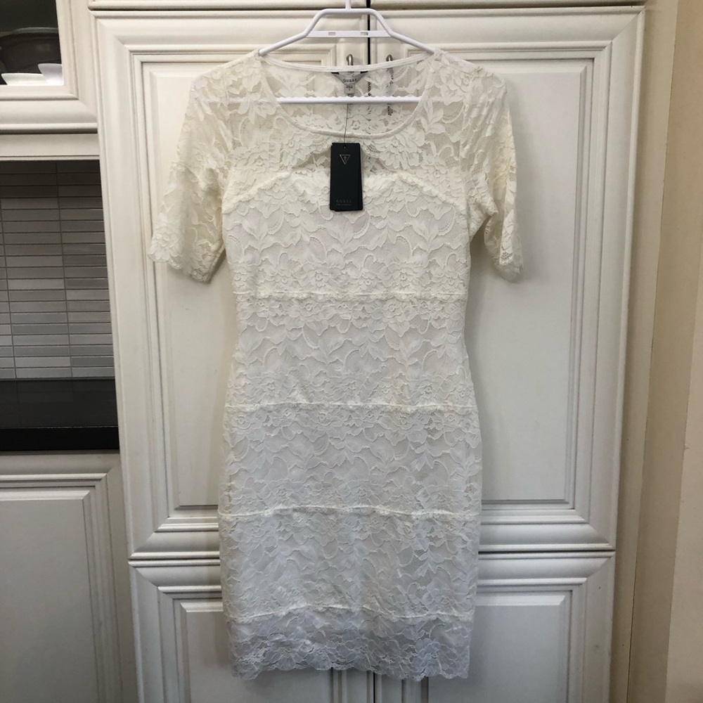 NWT Guess women’s half sleeve Petra lace lined dress